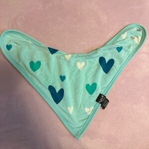 Kyte  BABY Robin Hearts Bib